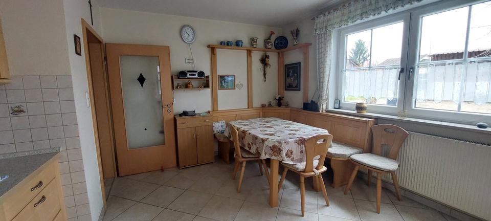 Erdgeschoßwohnung Burgheim - 3 Zimmer, 104 m&sup2;, 850&euro; | Angebot:25648893