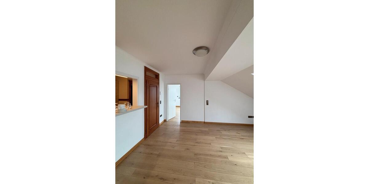 Dachgeschoßwohnung Ludwigsfelde - 3 Zimmer, 70 m&sup2;, 1.100&euro; | Angebot:25087158