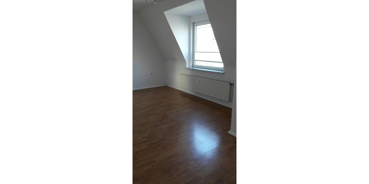 Dachgeschoßwohnung Flensburg - 2 Zimmer, 45 m&sup2;, 540&euro; | Angebot:24372859