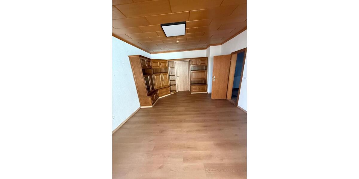 Erdgeschoßwohnung Warburg - 3 Zimmer, 95 m&sup2;, 600&euro; | Angebot:25988577