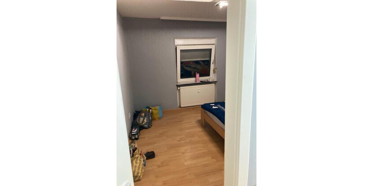 Etagenwohnung Saarbrücken West - 1 Zimmer, 30 m&sup2;, 370&euro; | Angebot:26252863