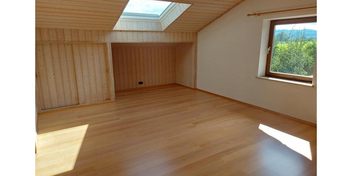 Sehr schöne 5 Zimmer-Wohnung in traumhafter Lage 5 zimmer