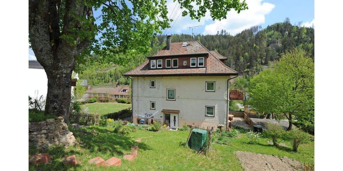 Wunderschöne 3,5-Zimmer-Wohnung mit Garage in Schönmünzach 3 zimmer