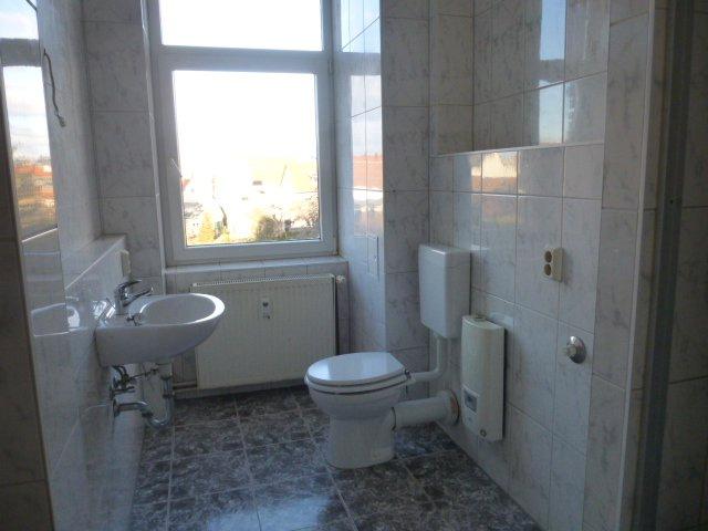 Etagenwohnung Gröningen - 3 Zimmer, 71 m&sup2;, 380&euro; | Angebot:26491149