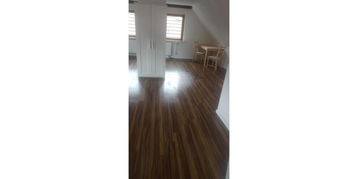 Wohnen auf Zeit Großbottwar - 8 Zimmer, 15 m&sup2;, 350&euro; | Angebot:25862944