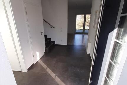Haus Gemünden am Main - 3 Zimmer, 113 m&sup2;, 1.200&euro; | Angebot:25539530