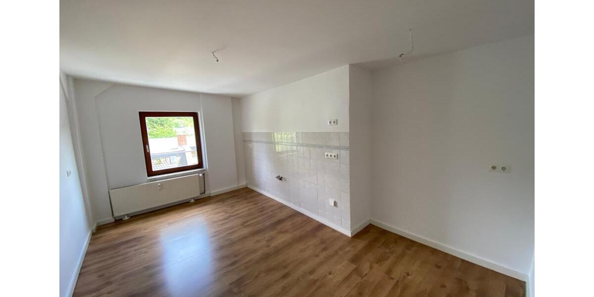Dachgeschoßwohnung Greiz - 2 Zimmer, 68 m&sup2;, 340&euro; | Angebot:26462523