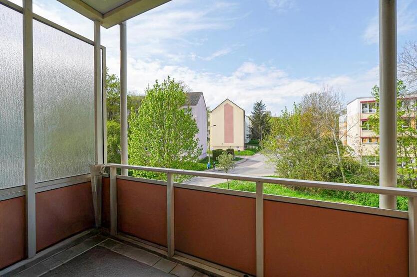 Renovierte 3-Zimmer-Wohnung mit Balkon – sofort bezugsfrei! zimmer