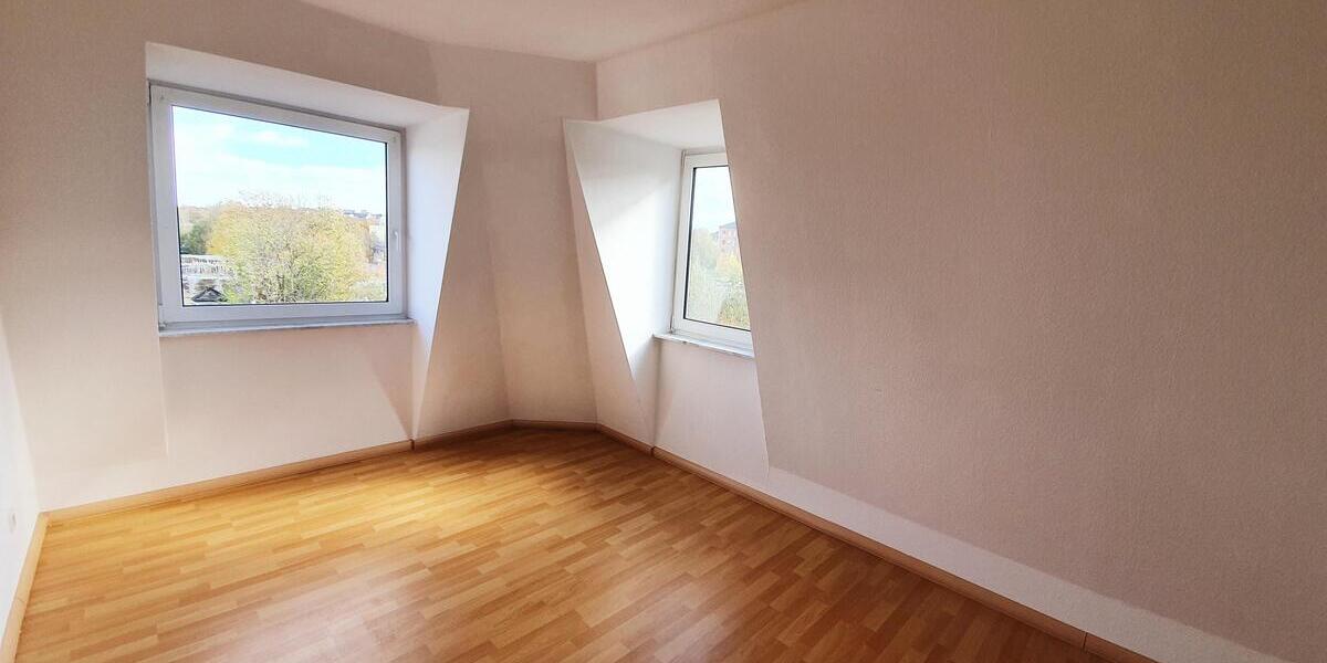 Gemütliche 3-Zimmer-Wohnung mit Balkon und Einbauküche - Dachgeschoßwohnung Chemnitz Altendorf | Angebot:25098842
