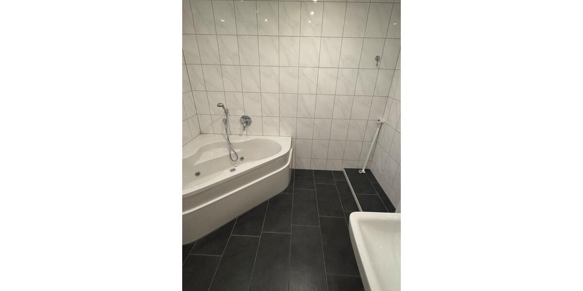 4-Zimmer-Wohnung mit Terrasse & Garage – Bergheim-Zieverich 4 zimmer