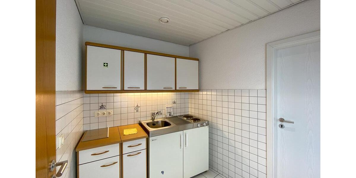 Großzügige Gewerbefläche unweit des historischen Freyburger Marktplatzes! zimmer