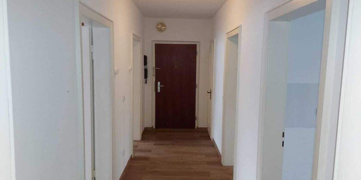 Geräumige 3,5 Zimmer Wohnung in bester Lage direkt an der Wöhrder Wiese mit Stellplatz 3 zimmer