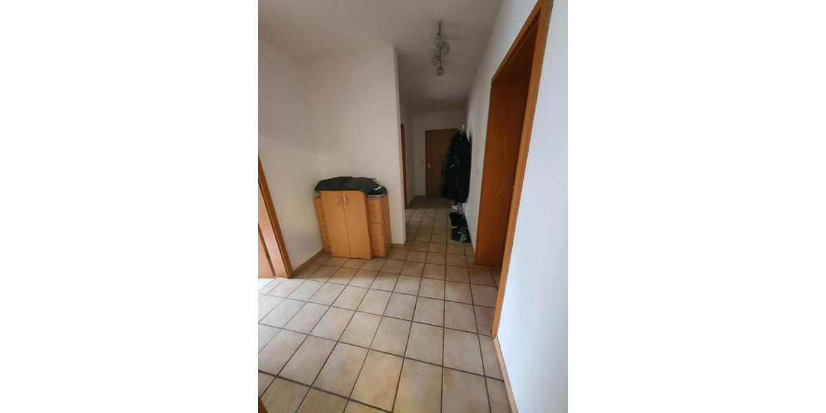 Erdgeschoßwohnung Regenstauf - 3 Zimmer, 76 m&sup2;, 660&euro; | Angebot:26049412