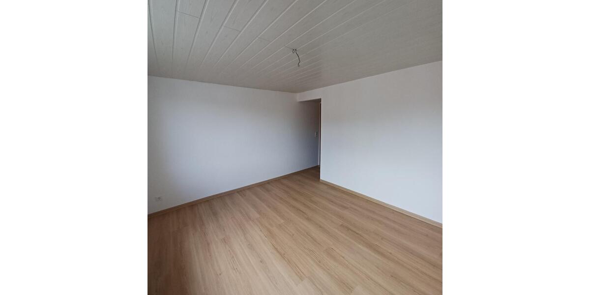 Dachgeschoßwohnung Wilkau-Haßlau Haßlau - 3 Zimmer, 67 m&sup2;, 385&euro; | Angebot:26547168