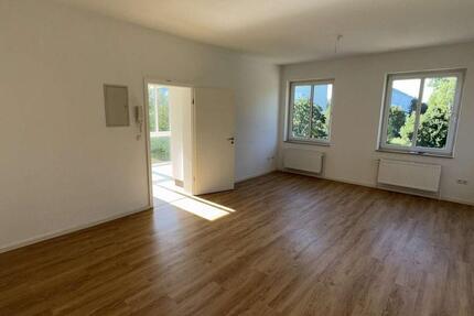 Geräumige 3-12-Zimmer-Wohnung mit Stellplatz – Ihr neues Zuhause wartet 4 zimmer