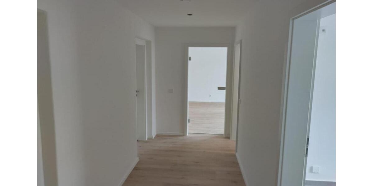 Dachgeschoßwohnung Lunzenau - 2.5 Zimmer, 60 m&sup2;, 330&euro; | Angebot:26096677