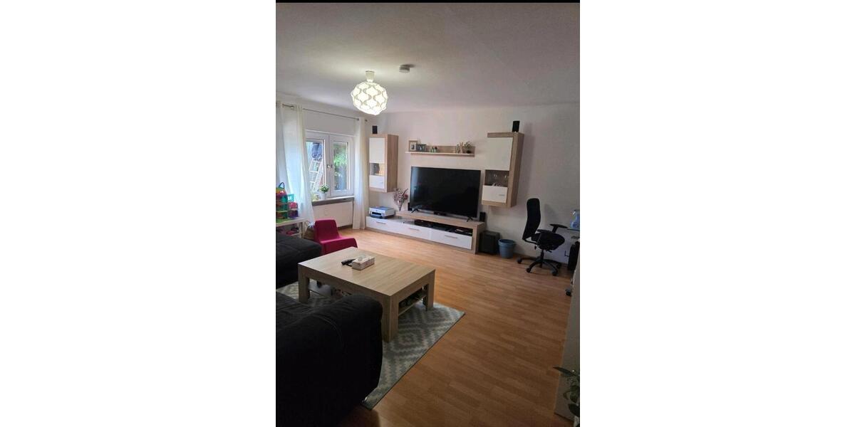 Erdgeschoßwohnung Rosbach vor der Höhe - 3 Zimmer, 90 m&sup2;, 1.000&euro; | Angebot:25902149