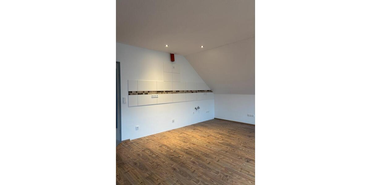 Dachgeschoßwohnung Vlotho - 3 Zimmer, 110 m&sup2;, 900&euro; | Angebot:26603551