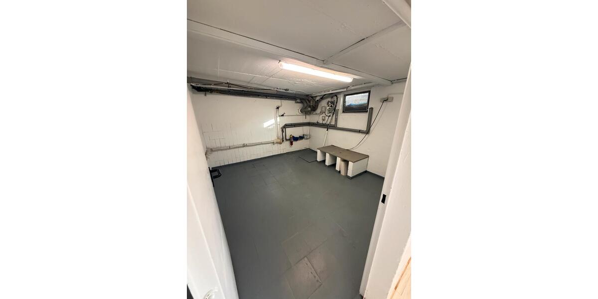 Erdgeschoßwohnung Wesel - 1 Zimmer, 107 m&sup2;, 1.500&euro; | Angebot:24831848