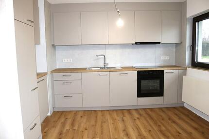 Schöne, großzügige 4 12-Zimmer-Mietwohnung in Heuchelheim mit Einbauküche u. Balkon, Ortsrandlage 4 zimmer