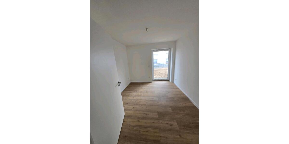 Erdgeschoßwohnung Buchen (Odenwald) - 4 Zimmer, 130 m&sup2;, 1.500&euro; | Angebot:25867109