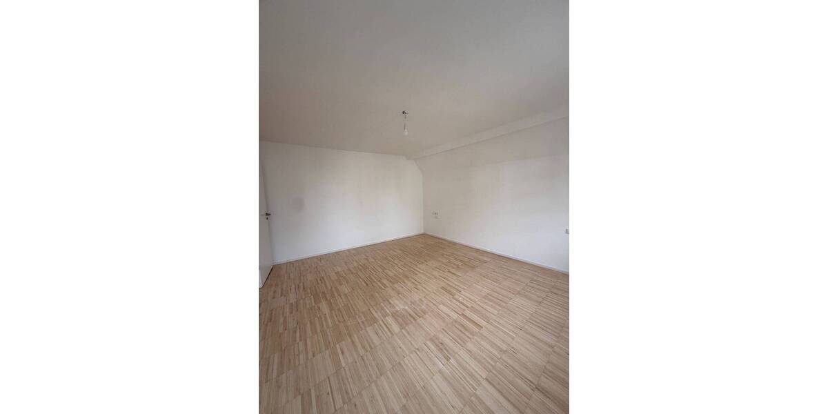 Etagenwohnung Stuttgart Mitte - 6 Zimmer, 176 m&sup2;, 3.800&euro; | Angebot:26476054