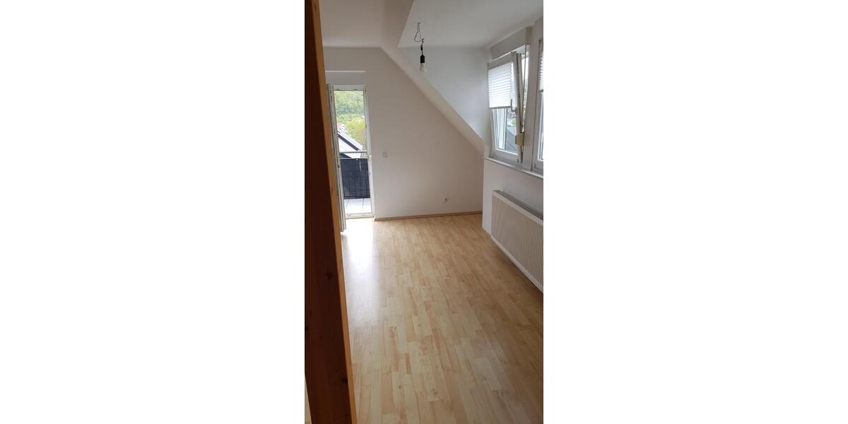 Dachgeschoßwohnung Haiger - 2 Zimmer, 61 m&sup2;, 500&euro; | Angebot:25207237