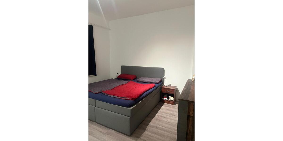 Erdgeschoßwohnung Siegen - 3 Zimmer, 90 m&sup2;, 990&euro; | Angebot:24804568