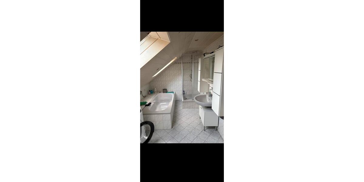 Dachgeschoßwohnung Leiferde - 2.5 Zimmer, 70 m&sup2;, 640&euro; | Angebot:25919893