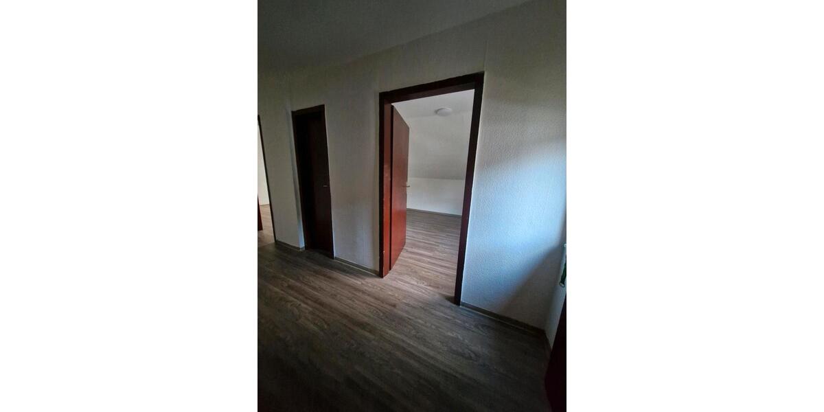 Dachgeschoßwohnung Michelstadt - 4 Zimmer, 110 m&sup2;, 850&euro; | Angebot:25405396