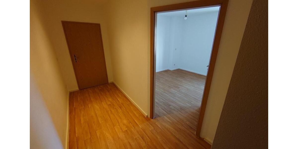 Erdgeschoßwohnung Hohenstein-Ernstthal Ernstthal - 2.5 Zimmer, 62 m&sup2;, 301&euro; | Angebot:24680888