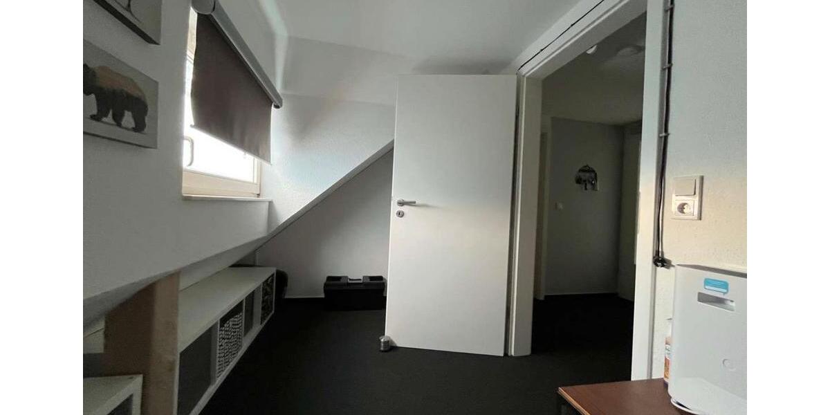 Dachgeschoßwohnung Sinn - 2.5 Zimmer, 81 m&sup2;, 900&euro; | Angebot:26293238