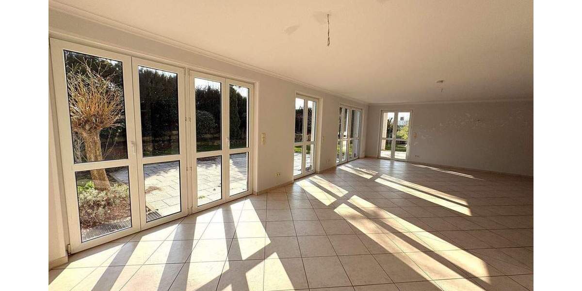 Etagenwohnung Nürnberg Gaismannshof - 4 Zimmer, 145 m&sup2;, 2.000&euro; | Angebot:25999687