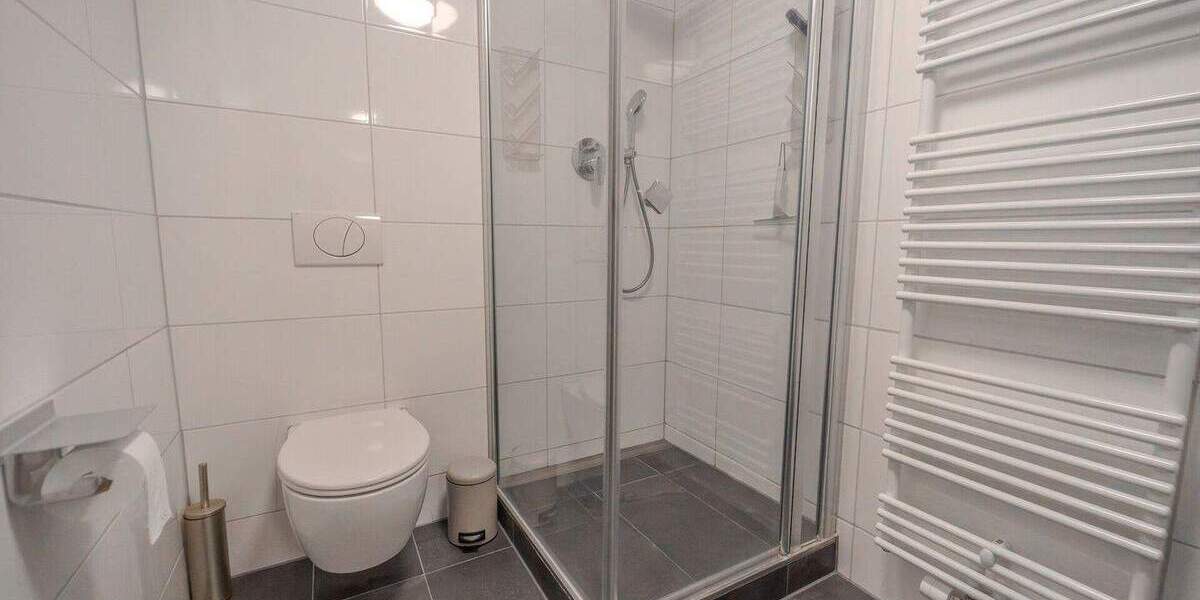 Urbanes Wohnen mit Stil: 128?m², Top-Lage & 2 Tiefgaragenplätze - ab sofort bei realunis 3 zimmer