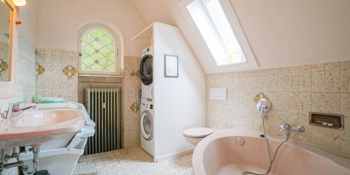 Etagenwohnung Duisburg Dellviertel - 3 Zimmer, 110 m&sup2;, 1.100&euro; | Angebot:26569409