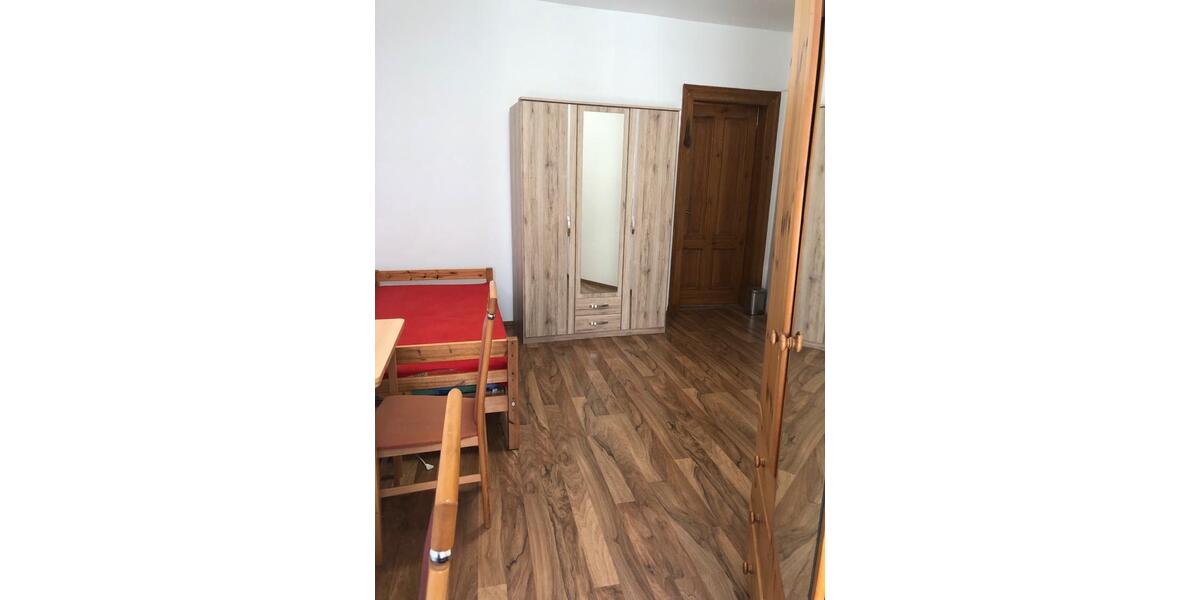 Wohnen auf Zeit Köthen (Anhalt) - 1 Zimmer, 120 m&sup2;, 300&euro; | Angebot:26545132