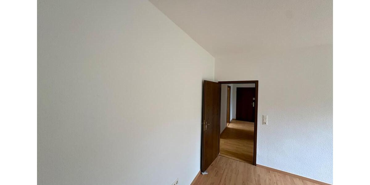 Etagenwohnung Genthin - 5 Zimmer, 90 m&sup2;, 639&euro; | Angebot:25942647