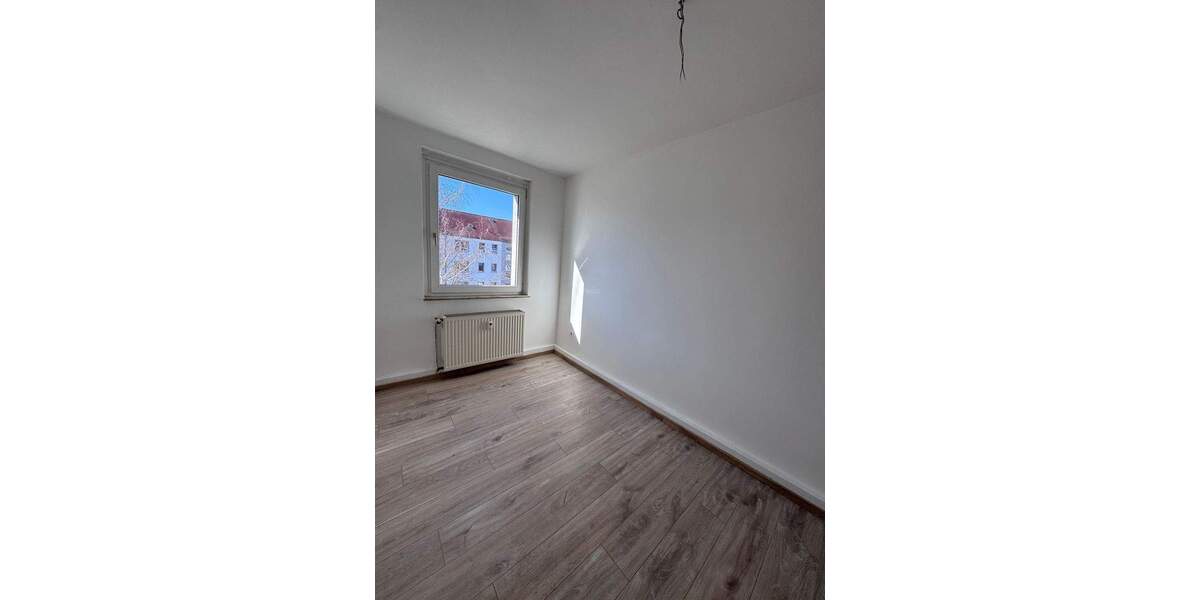 Etagenwohnung Bitterfeld-Wolfen Wolfen - 4 Zimmer, 70 m&sup2;, 490&euro; | Angebot:25728135