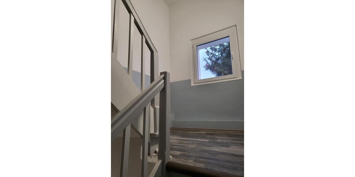 Dachgeschoßwohnung Hecklingen - 4 Zimmer, 80 m&sup2;, 500&euro; | Angebot:24817183