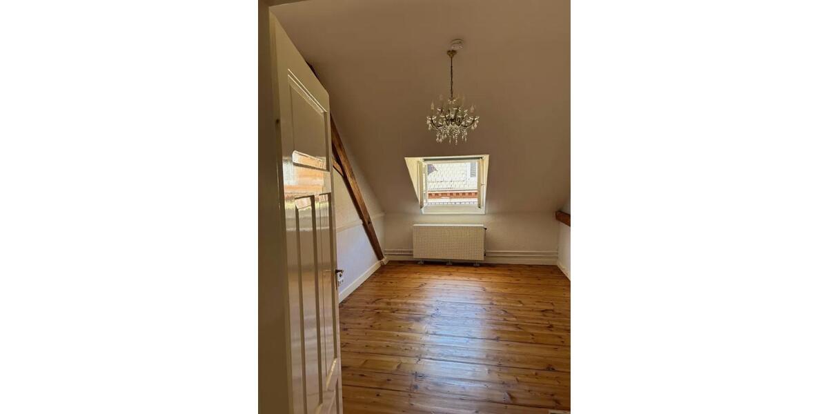 Dachgeschoßwohnung Heidelberg - 5 Zimmer, 140 m&sup2;, 2.240&euro; | Angebot:25789588