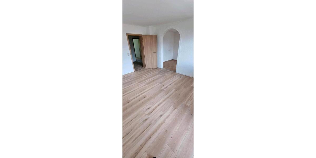 Erdgeschoßwohnung Eggenfelden - 4 Zimmer, 132 m&sup2;, 1.300&euro; | Angebot:26620643