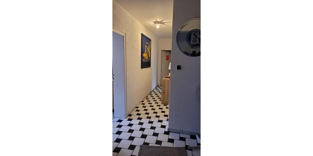 Etagenwohnung Gelsenkirchen Ückendorf - 5 Zimmer, 130 m&sup2;, 1.100&euro; | Angebot:24373306