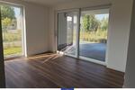Attraktiver Neubau, Traumausstattung, große Terrasse, ruhige Lage mit viel Grün! zimmer