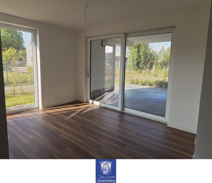 Attraktiver Neubau, Traumausstattung, große Terrasse, ruhige Lage mit viel Grün! zimmer