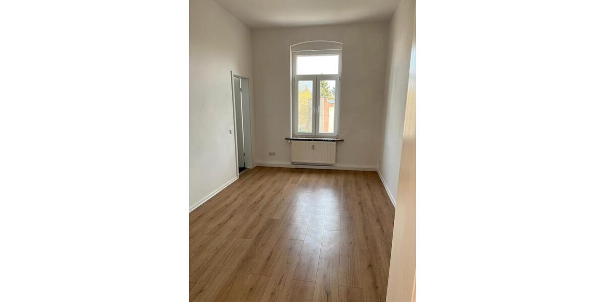 Etagenwohnung Crimmitschau - 4 Zimmer, 105 m&sup2;, 650&euro; | Angebot:25962394