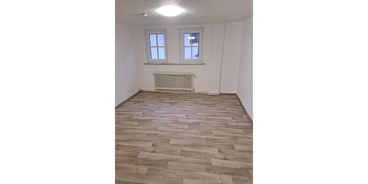 Sehr schöne 5-Zimmer-Altbauwohnung 5 zimmer