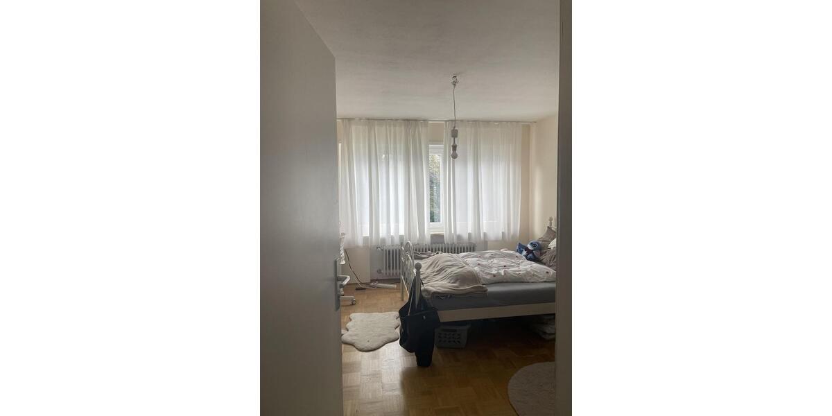 Etagenwohnung Konstanz Allmannsdorf - 4 Zimmer, 14 m&sup2;, 550&euro; | Angebot:25964636