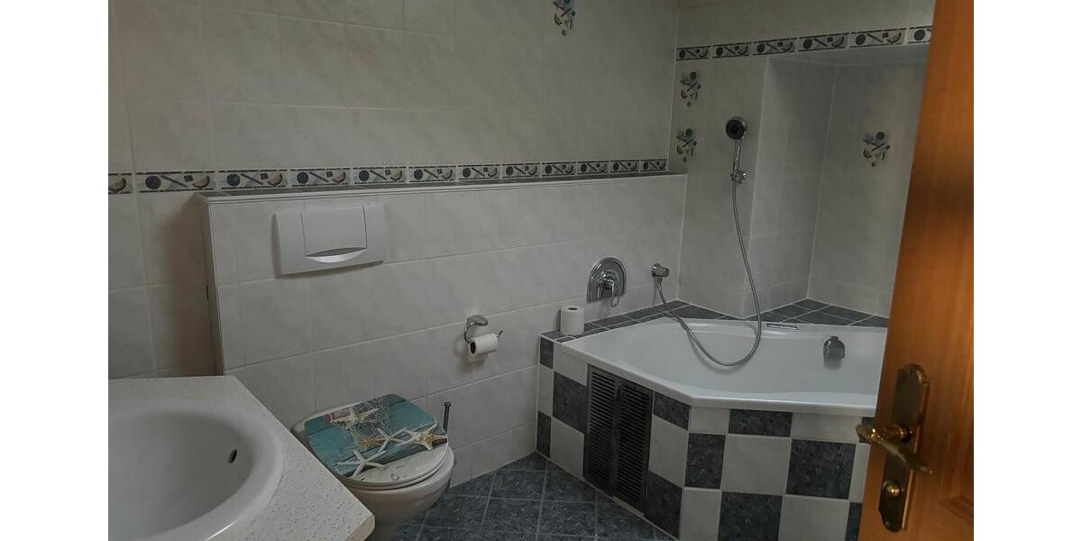 Dachgeschoßwohnung Tann - 2 Zimmer, 700&euro; | Angebot:23599750