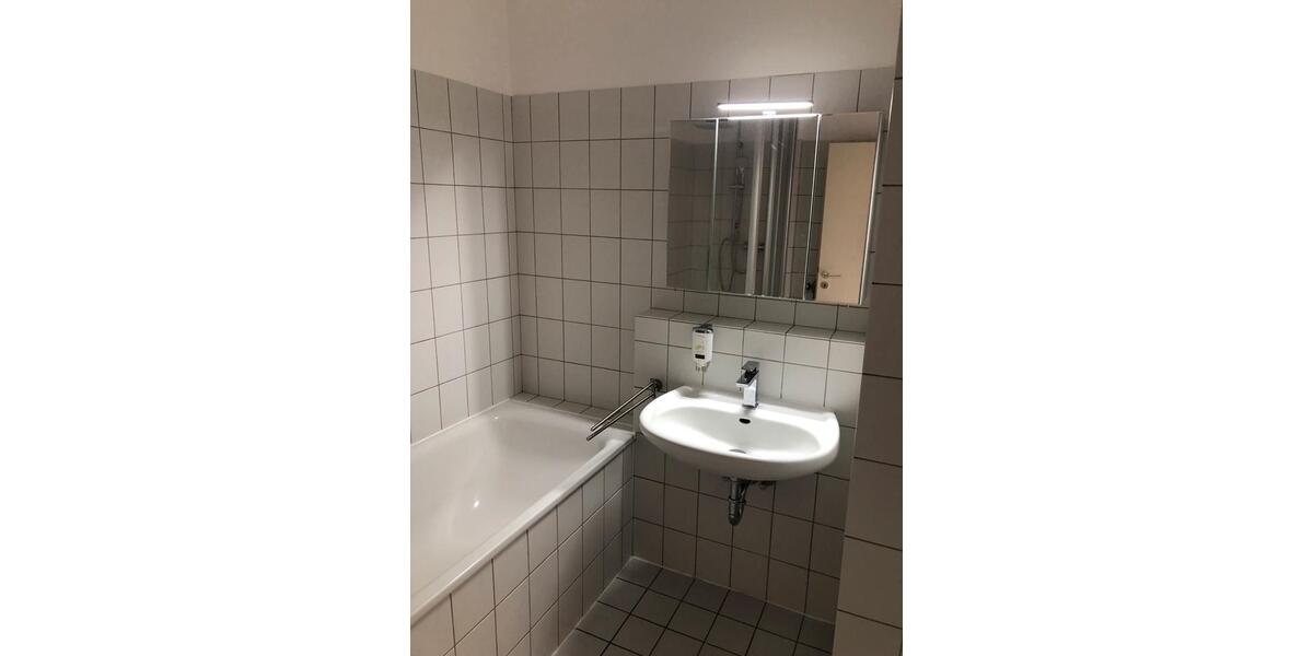 Dachgeschoßwohnung Tönisvorst - 3 Zimmer, 1.400&euro; | Angebot:23202575