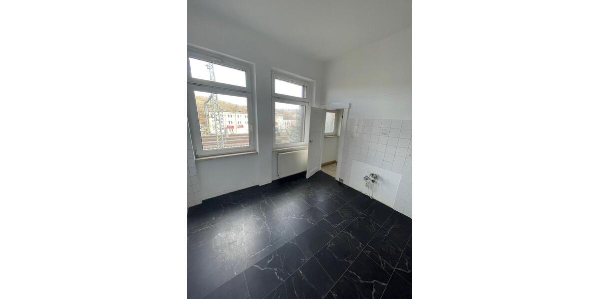 Etagenwohnung Eisenach - 5 Zimmer, 127 m&sup2;, 850&euro; | Angebot:25964646
